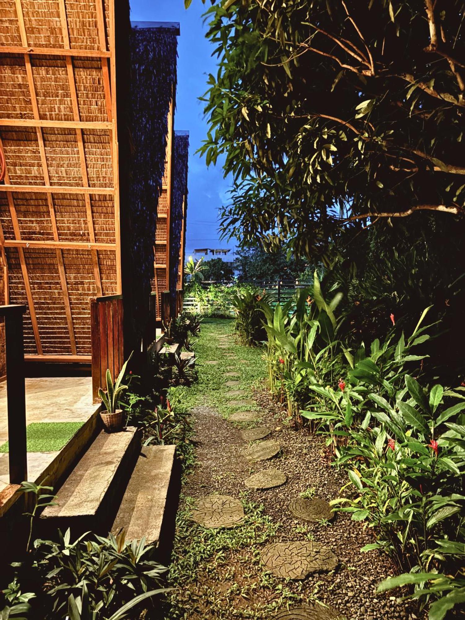 Villa Triangle Palms Siargao General Luna  Esterno foto